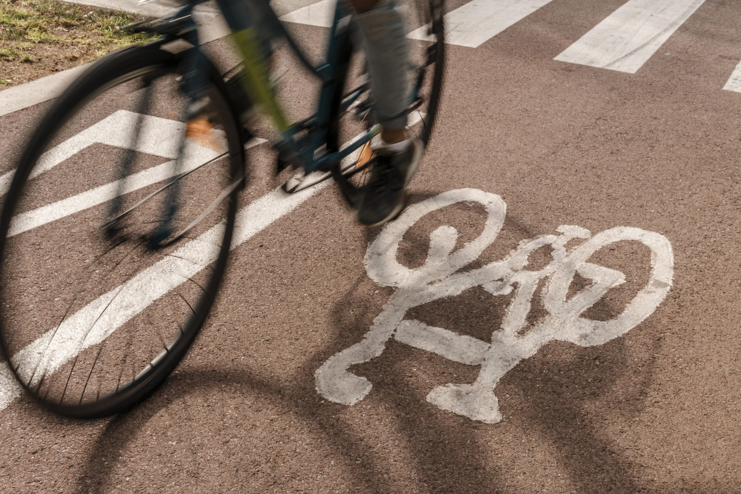 bike-lane-close-up-road